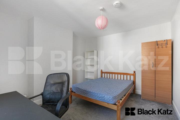 Charming 5-Bed Georgian Gem in SE15: Ideal for Students and Sharers Friary Road, Peckham